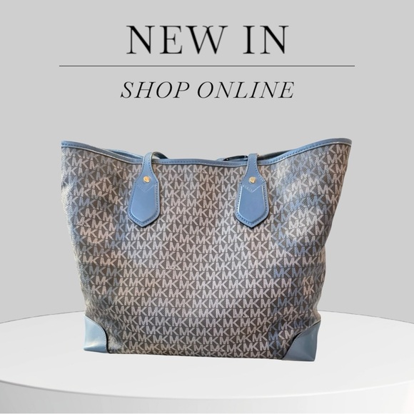 The Limited Edition Graphite/Grey Michael Kors Eva Tote with Coordinated Pouch! - Picture 4 of 15